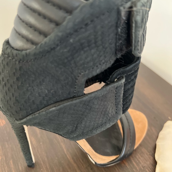 Gorgeous Mia Limited Edition genuine leather sandals - Picture 9 of 14